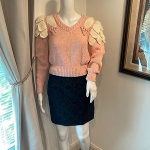 VINTAGE UNIQUE  SWEATER SIZE MED. PINK & WHITE .